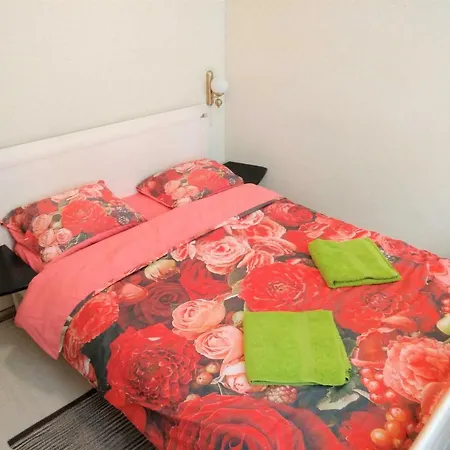 לינה וארוחת בוקר Hotel Elysium 3*
